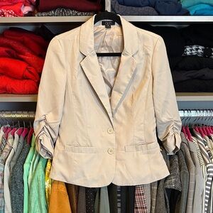 Deb tan 3/4 ruched sleeve 2 pocket 2 button closure blazer size M